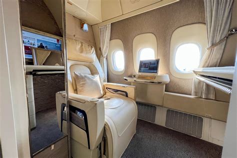emirates first class review|Emirates first class still wows: Fully enclosed suites and unlimited .